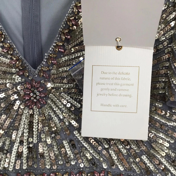 MAC DUGGAL Sequin V-Neck Flutter Sleeve Platinum Column Gown Formal NWT Size 10 - Picture 12 of 15